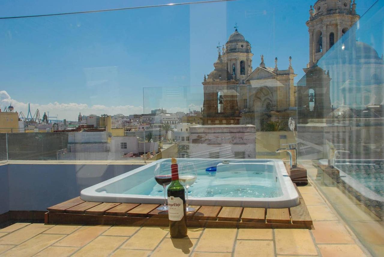 ***** Attic With Impressive Views And Jacuzzi Cádis Exterior foto